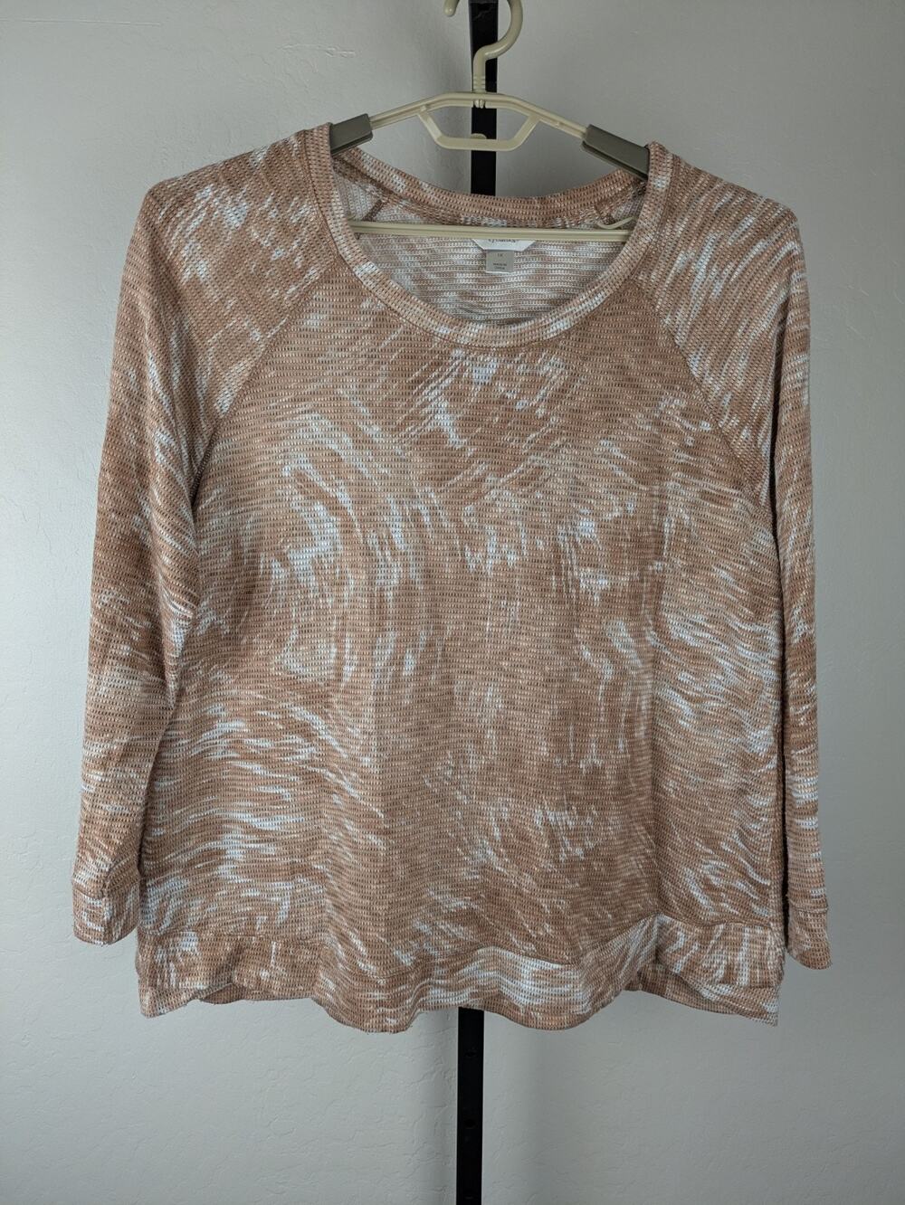 CJ Banks mesh open knit raglan sleeve shirt tan ivory tie dye